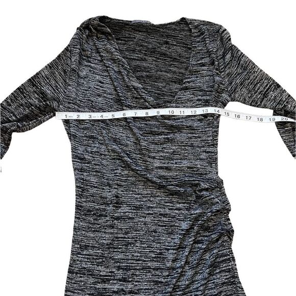 SUZY SHIER Heather Grey Cross Front Wrap Knee Length Scrunch Side Dress - Picture 4 of 8